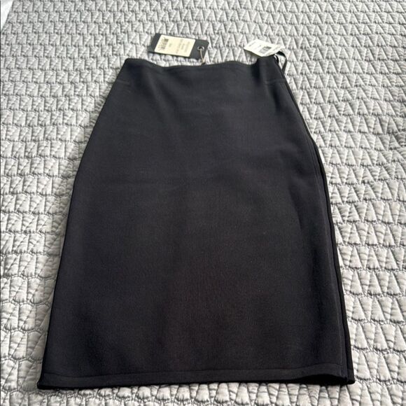 Black Midi Pencil Skirt for Cocktail Events - Picture 3 of 9